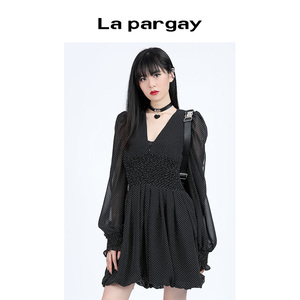 Lapargay纳帕佳2023新款女装裙子个性甜美时尚薄款V领波点连衣裙