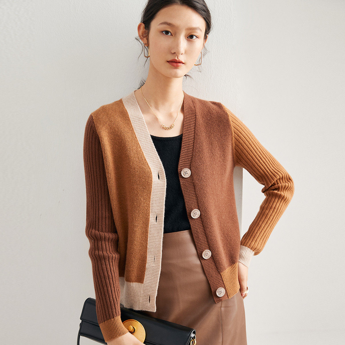 PALUOPO/帕罗山羊绒V领女开衫ET21127R-C