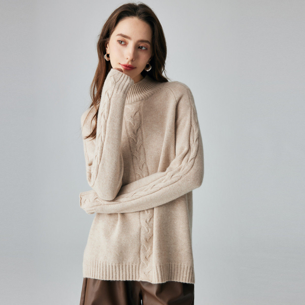 PALUOPO/帕罗秋冬半高领减龄绞花针织衫女高级红ET2F8288R