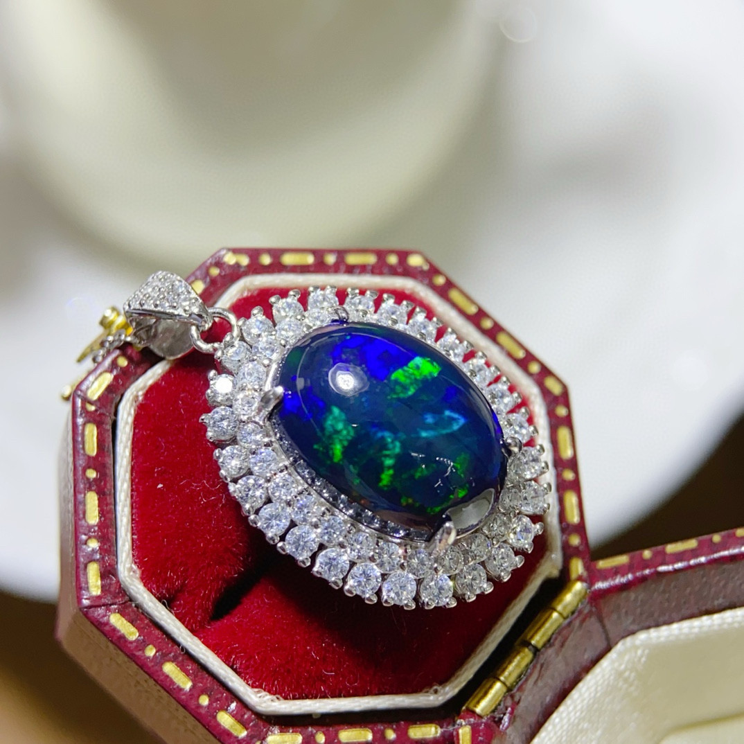 满火彩纯天然超美素面黑欧泊吊坠 大颗粒蛋面 纯银镶嵌主石10*14m