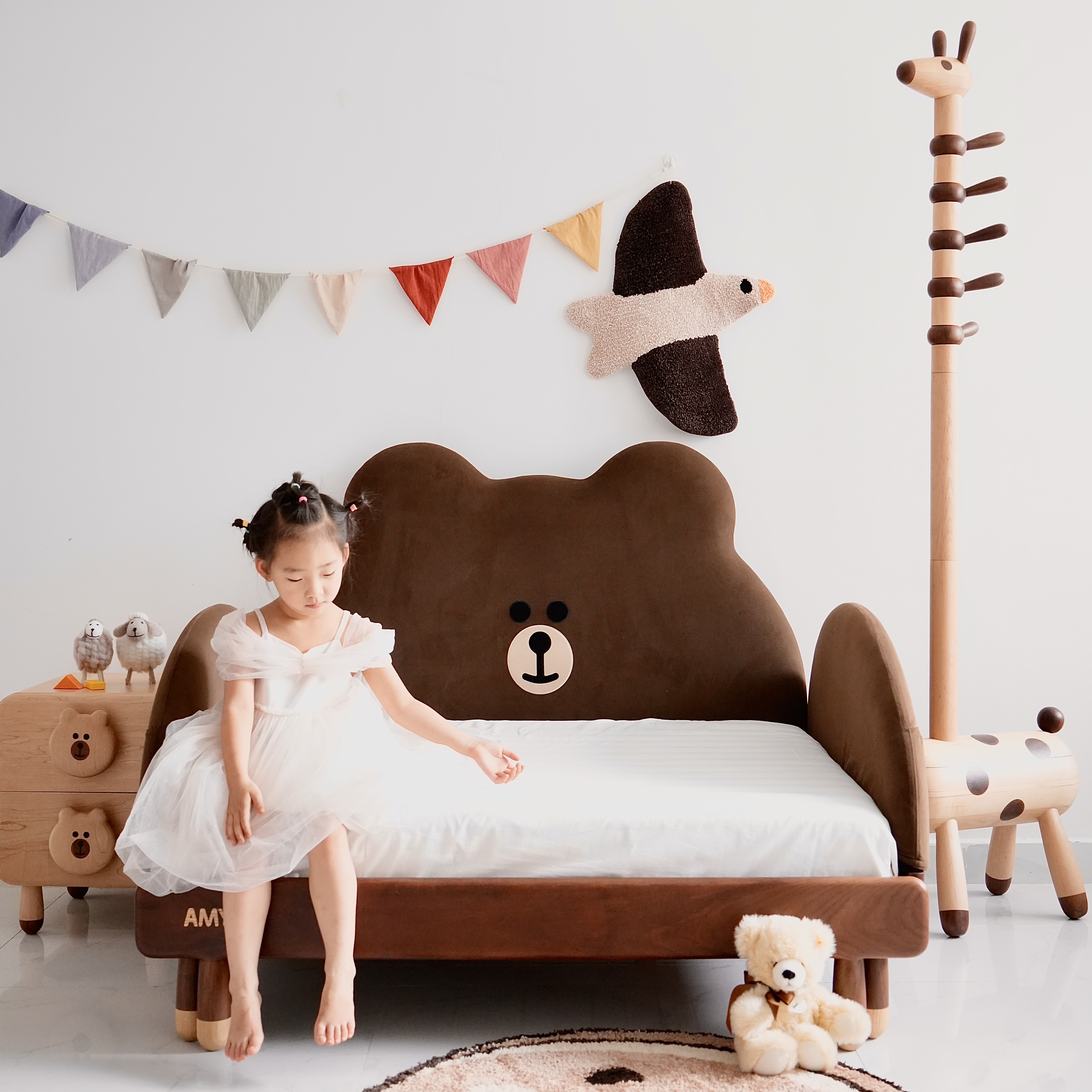 AMY榏镁抽拉床实木卡通儿童床