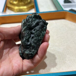 天然翡翠墨翠手把件，九龙抬棺