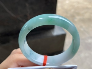 阳绿手镯 天然翡翠 玉质温润 底子细腻 圈口50 51