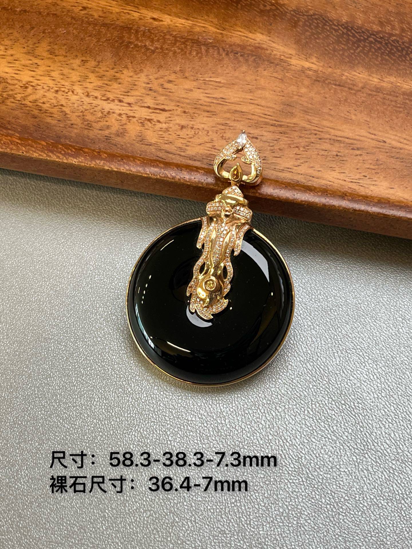 缅甸翡翠墨翠冰种平安扣 雪花棉 打灯通透 油性十足 18k金镶嵌