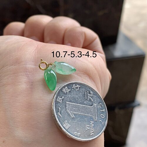 翡翠冰种阳绿福瓜小滴溜 18k金镶嵌