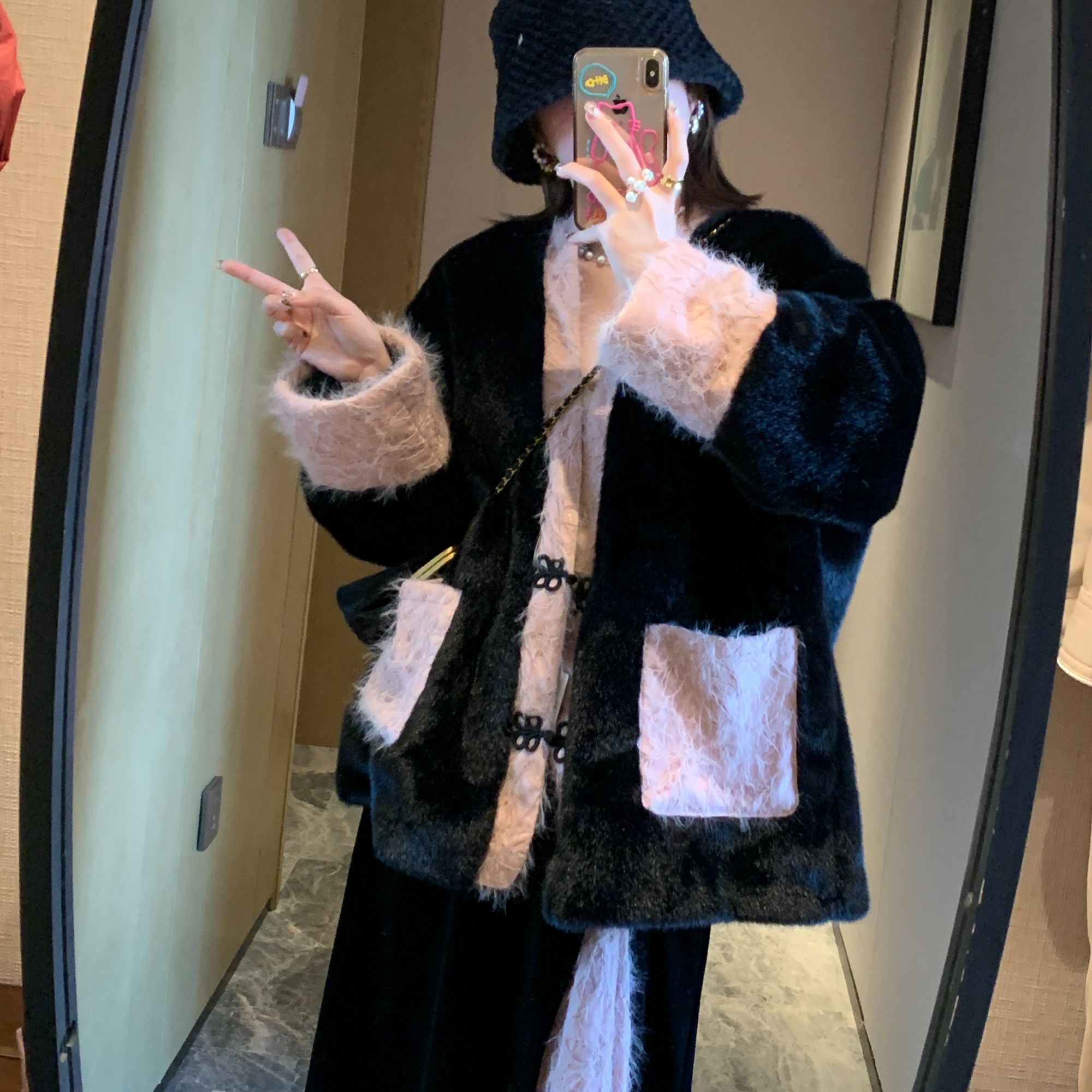 黑粉毛绒新中式国风气质女神保暖外套盘扣蕾丝流苏环保毛毛上衣