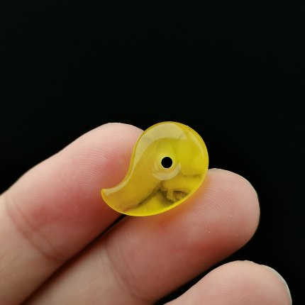 天然原矿琥珀蜜蜡鸡油黄玉勾小滴溜文玩手串配饰配珠星月金刚菩提