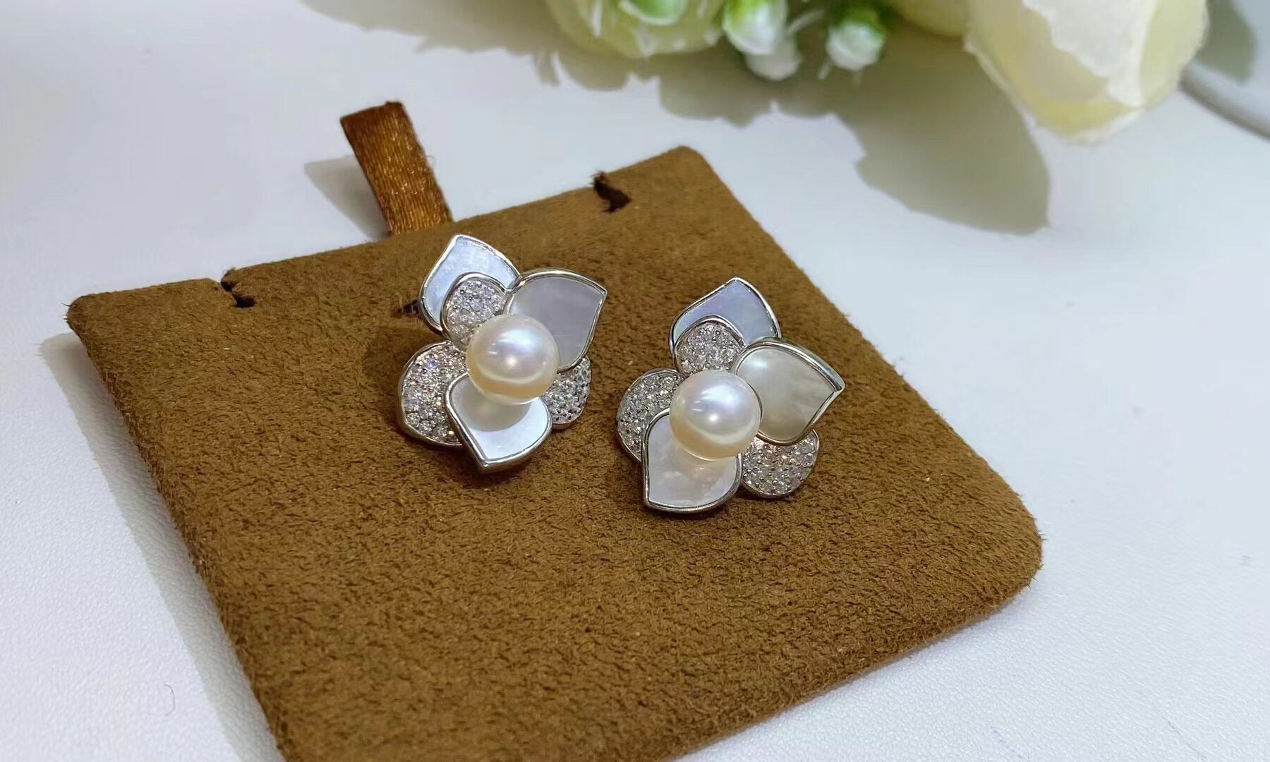 DIY配件天然珍珠S925纯银K金工艺贝壳花精致耳钉空托配6-8mm圆珠