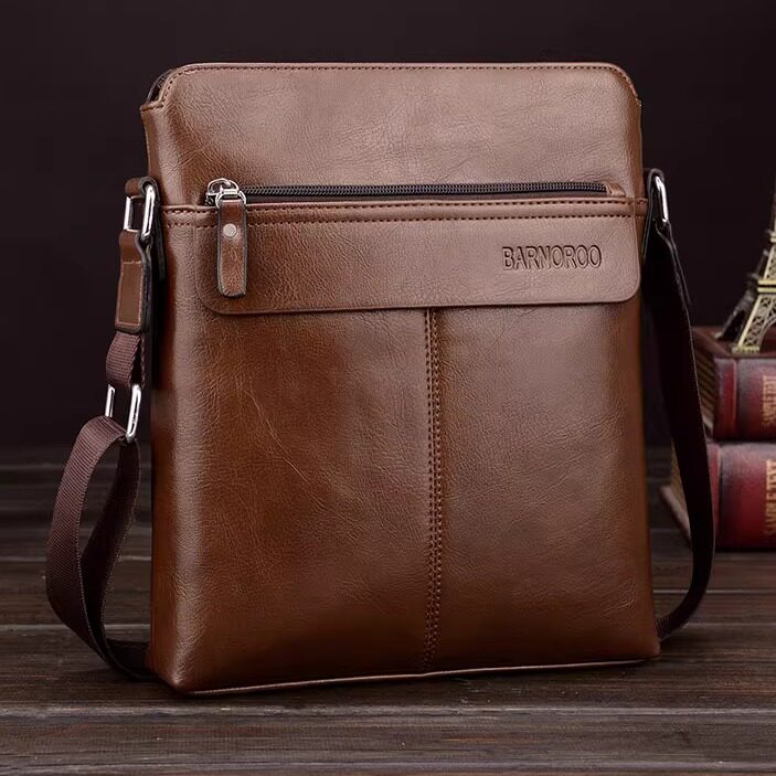 韩版男包斜挎包竖款单肩包男新款大容量男士包包商务休闲包背包潮