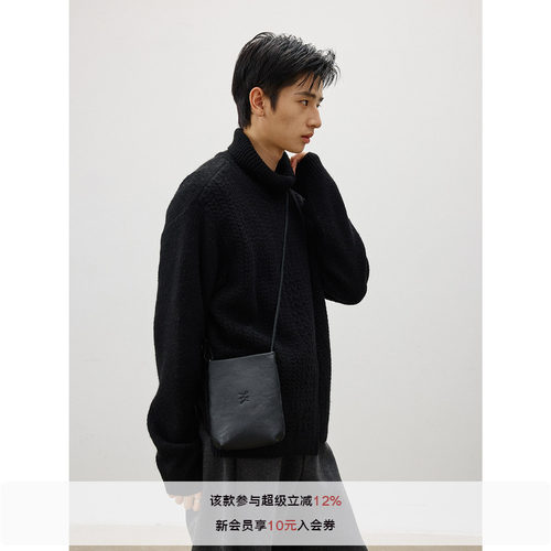 LR MADE 牛皮革 袋口磁吸开合 logo压印 通勤斜挎手机小包
