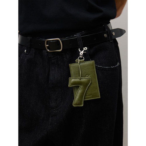 LR MADE 七周年系列 品牌logo压印 附装饰扣挂绳卡包