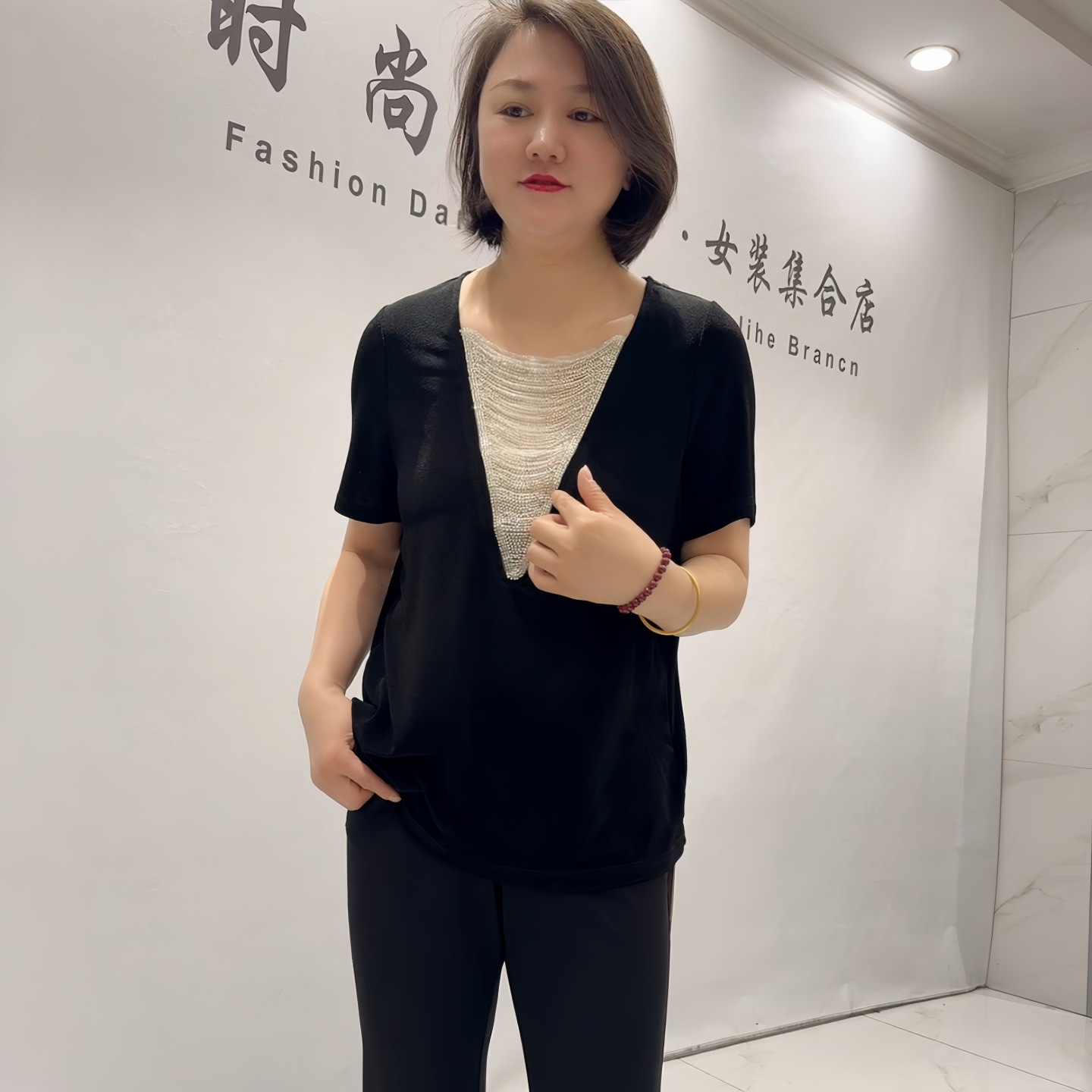 芮娜依莲6387夏季新款欧货短袖衫大码女装胖妹妹宽松显瘦气质上衣