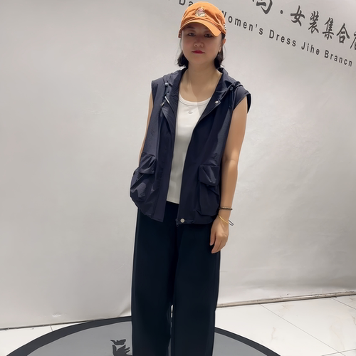 芮娜依莲秋季新款大码开衫马夹女