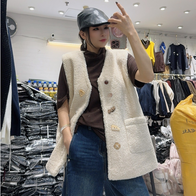 妃儿红冬季新款大码羊羔毛马夹女