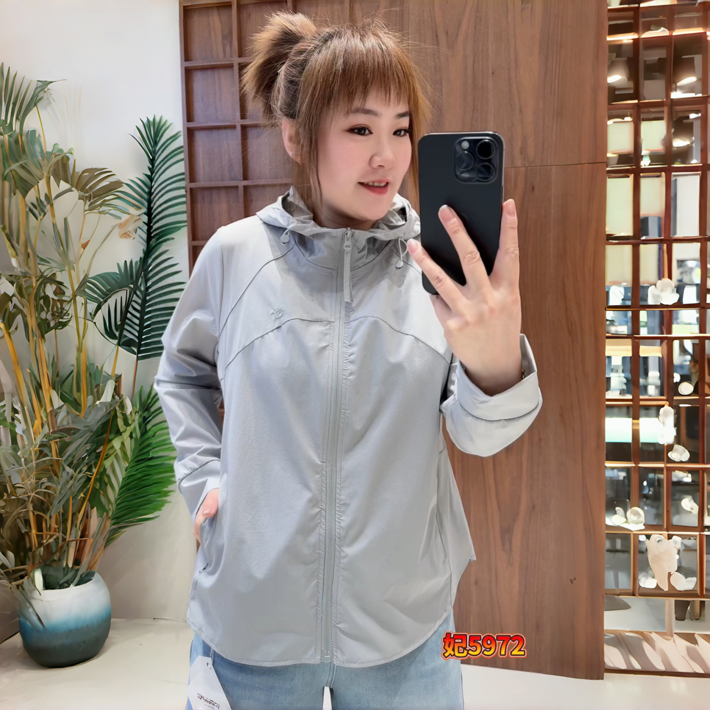 妃儿红5972夏季新款欧货减龄连帽防晒外套大码女装胖妹妹百搭开衫