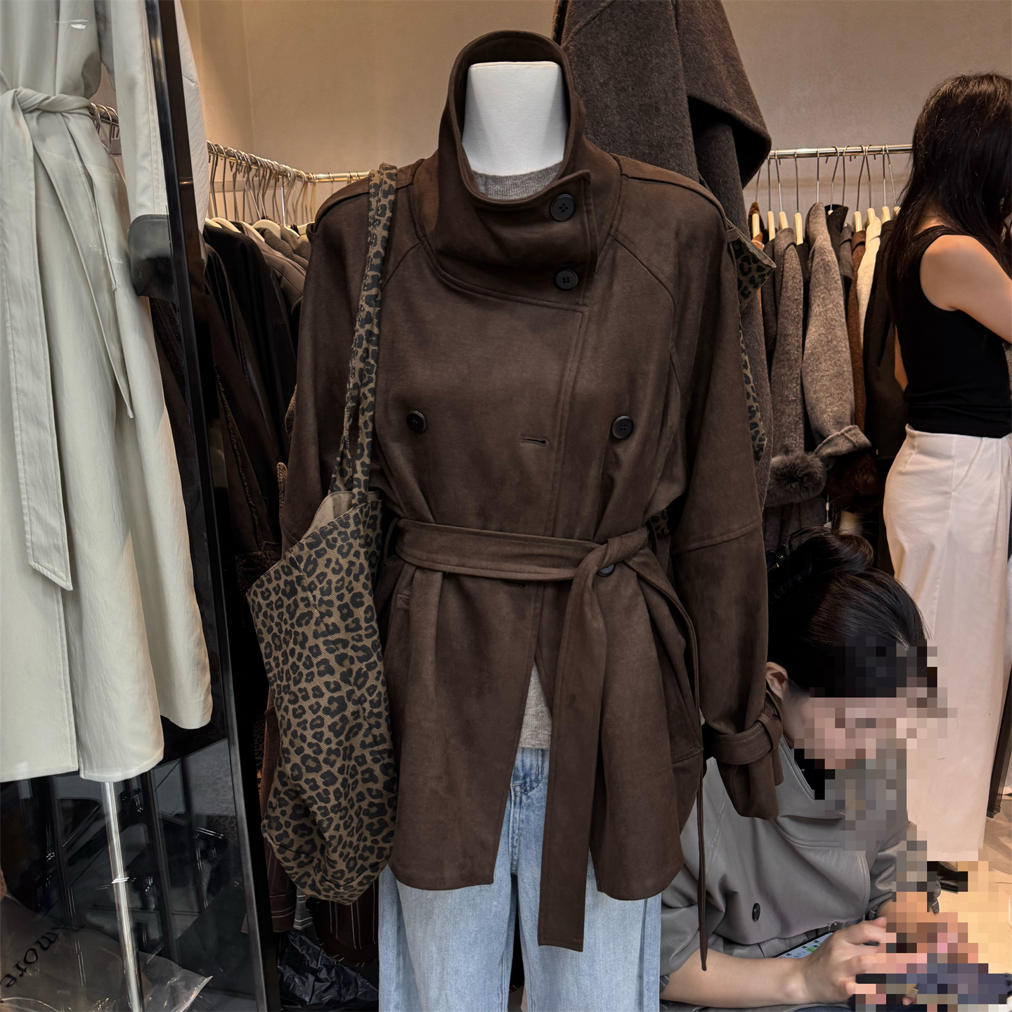 2025美拉德复古高级感咖色麂皮绒立领中长款收腰显瘦夹棉风衣外套