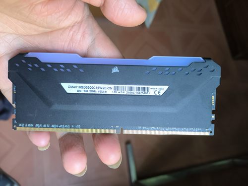 海盗船16g 3200VENGEANCE RGB PRO DDR4 16G 3200MHz内存条