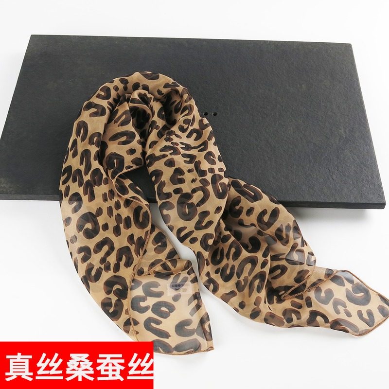 【特价微瑕】豹纹小方巾丝巾女咖色春秋桑蚕丝妈妈100%真丝围巾