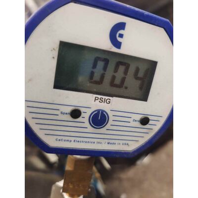 CECOMP压力表DPG1000B100PS/G。