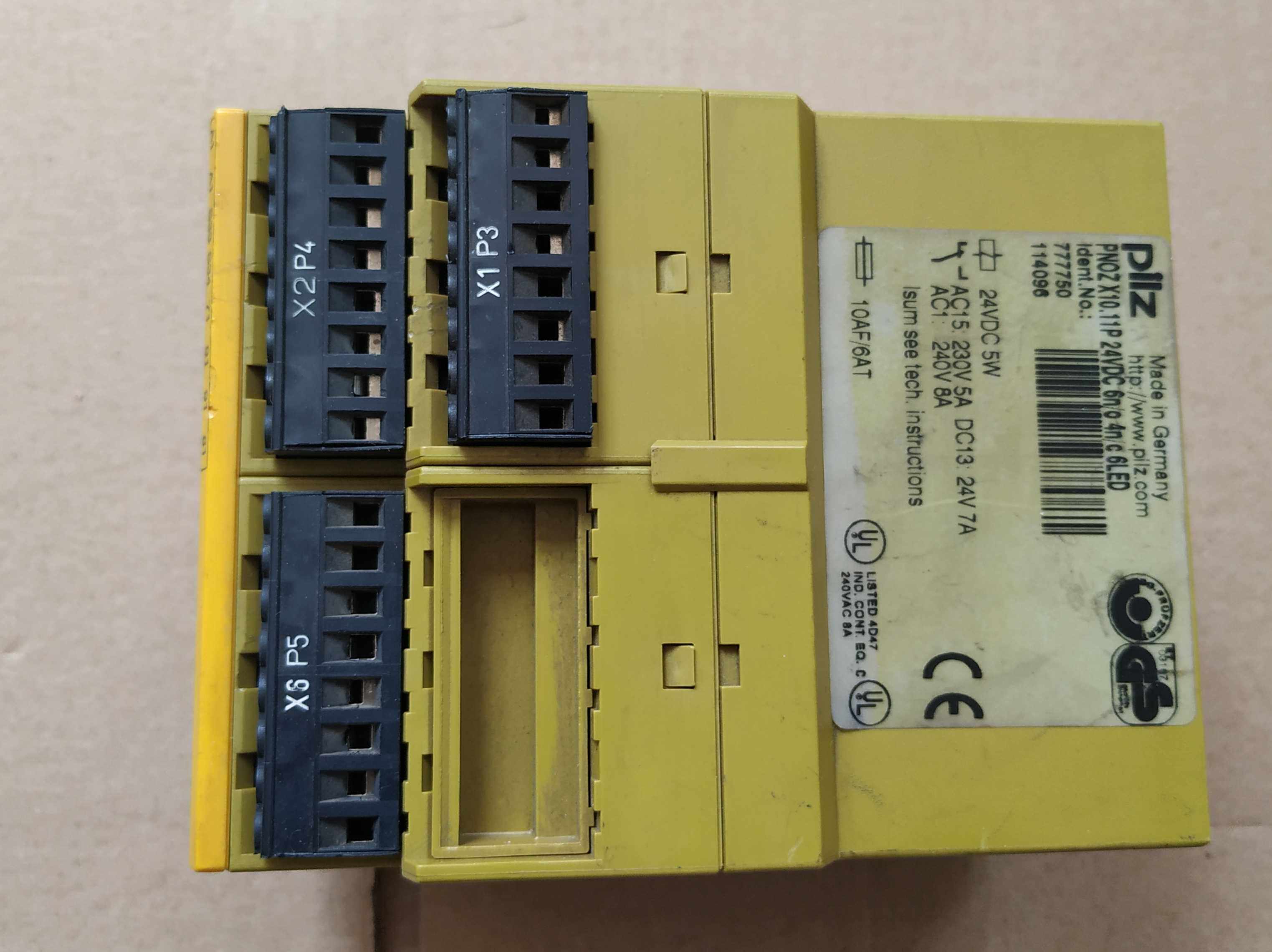 pnoz x10.11p序列号777750成色7新pilz安全继电器