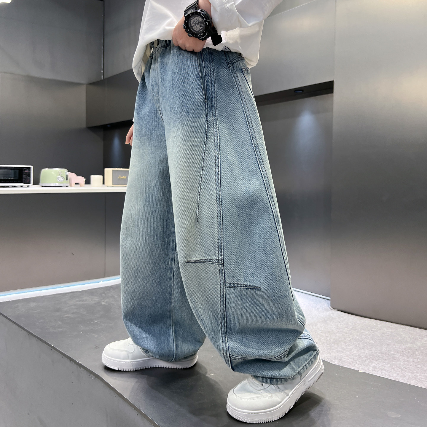 男童弯刀牛仔裤春秋款2026新款潮中大童春装宽松裤子儿童男孩长裤