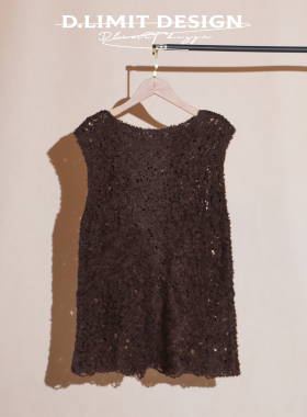 绵羊毛深棕絮语镂空针织无袖毛衣DLZM522