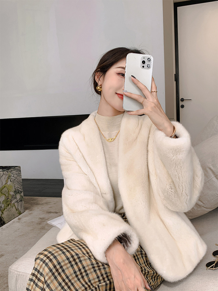 新款冬季进口天鹅级年轻款貂皮大衣时尚短款 V领水貂绒皮草外套女,女装/女士精品,皮草,淘宝优惠券,粉丝福利购,淘宝优惠卷