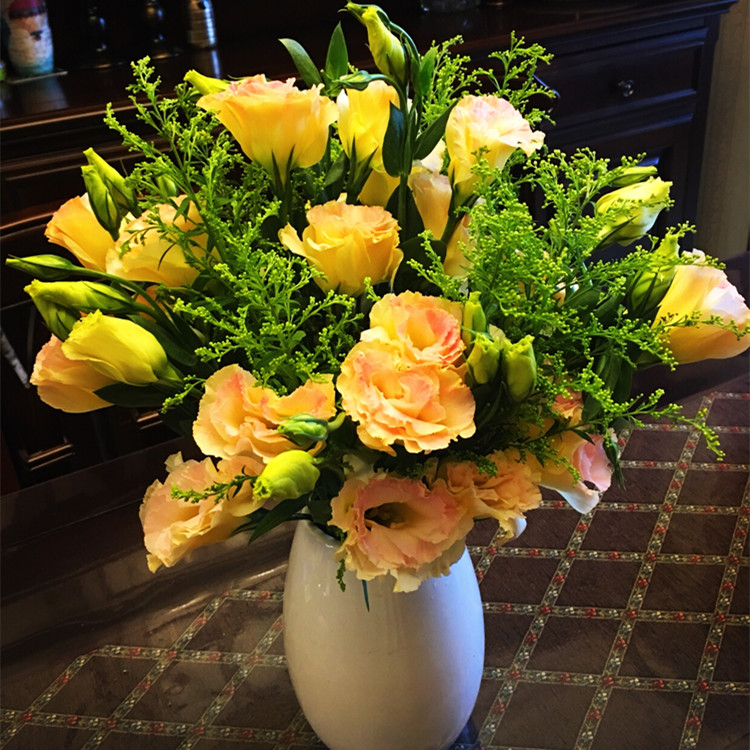 云南昆明洋桔梗鲜花速递手捧花家庭养花插花婚庆生活用花直批花束