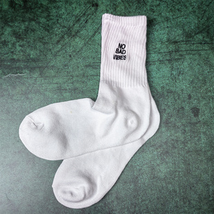 春夏薄款 字母刺绣中筒袜女纯棉白色潮流袜子简约平价袜子 女袜时尚