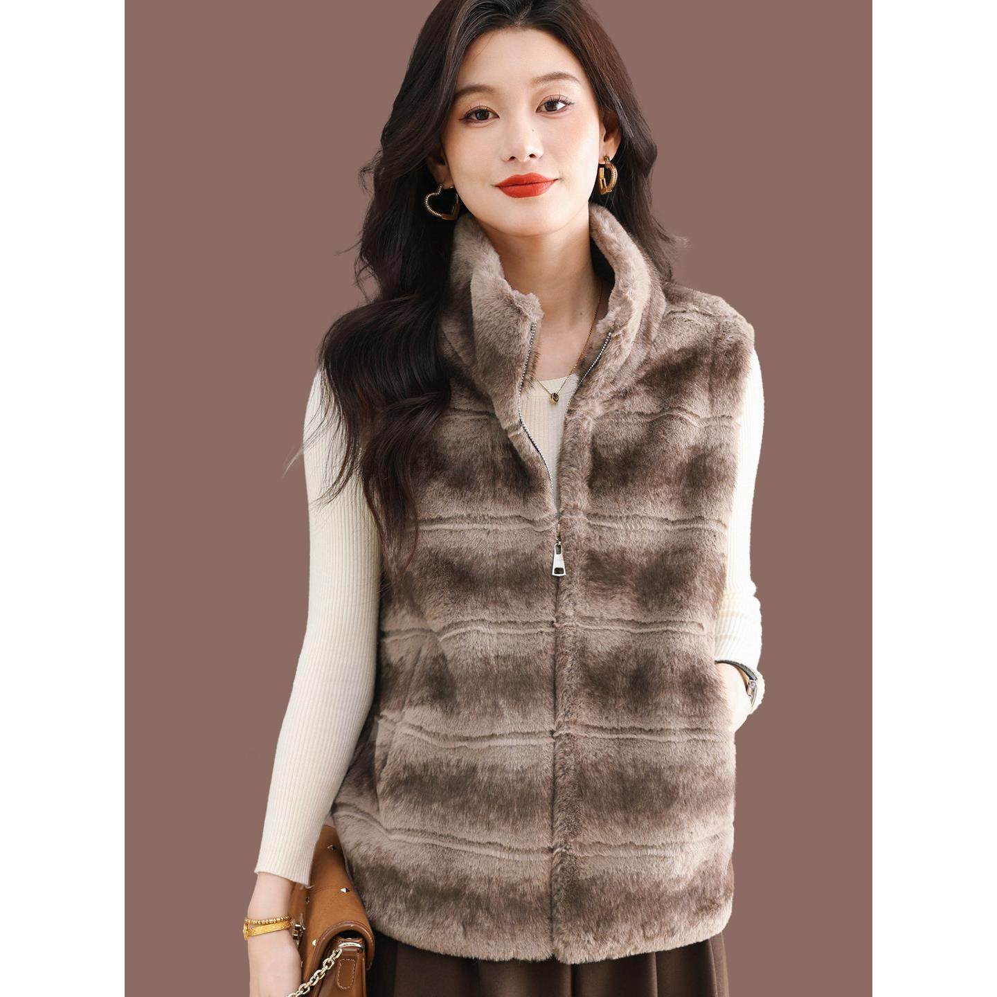 2025新款皮毛一体马甲外套女冬季高级感小个子宽松加厚保暖马夹