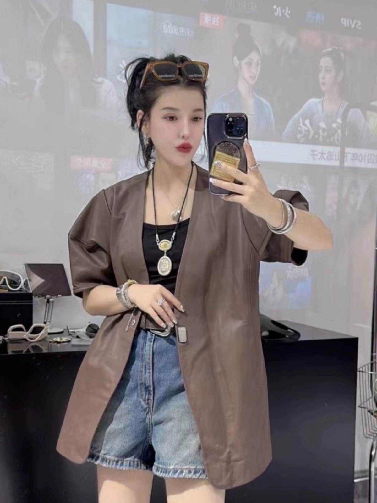 真皮短袖皮衣女中长款大马甲泡泡袖宽松V领外搭一粒扣绵羊皮外套
