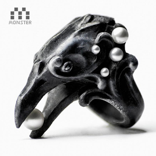 波兰暗黑设计品牌Macabre Gadgets 渡鸦珍珠戒指华丽黑色鸟头个性