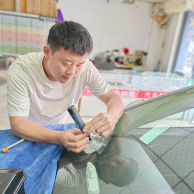 成都王师傅汽车玻璃修复玻璃划痕修复太阳纹修复沙点刀伤等A