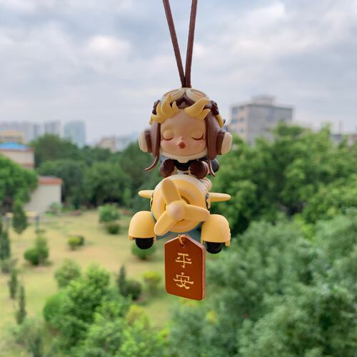 泡泡玛特明日早高峰后视镜车挂