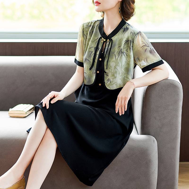 小个子妈妈夏装桑蚕丝连衣裙2025新款中老年女洋气国风假两件裙子