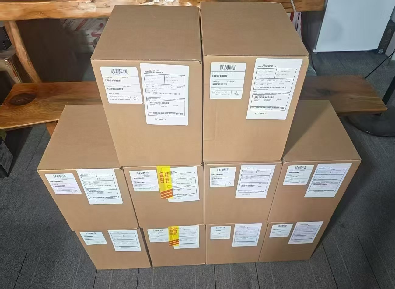 Mac Studio Máy tính để bàn Apple, còn hàng chính hãng, M3 Ultra(32+80)+256G+16T, hỗ trợ tự nhận hàng tại Thành