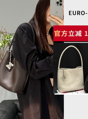 欧尚典2025秋冬新款真皮水桶包高级单肩包女白色小众通勤牛皮女包