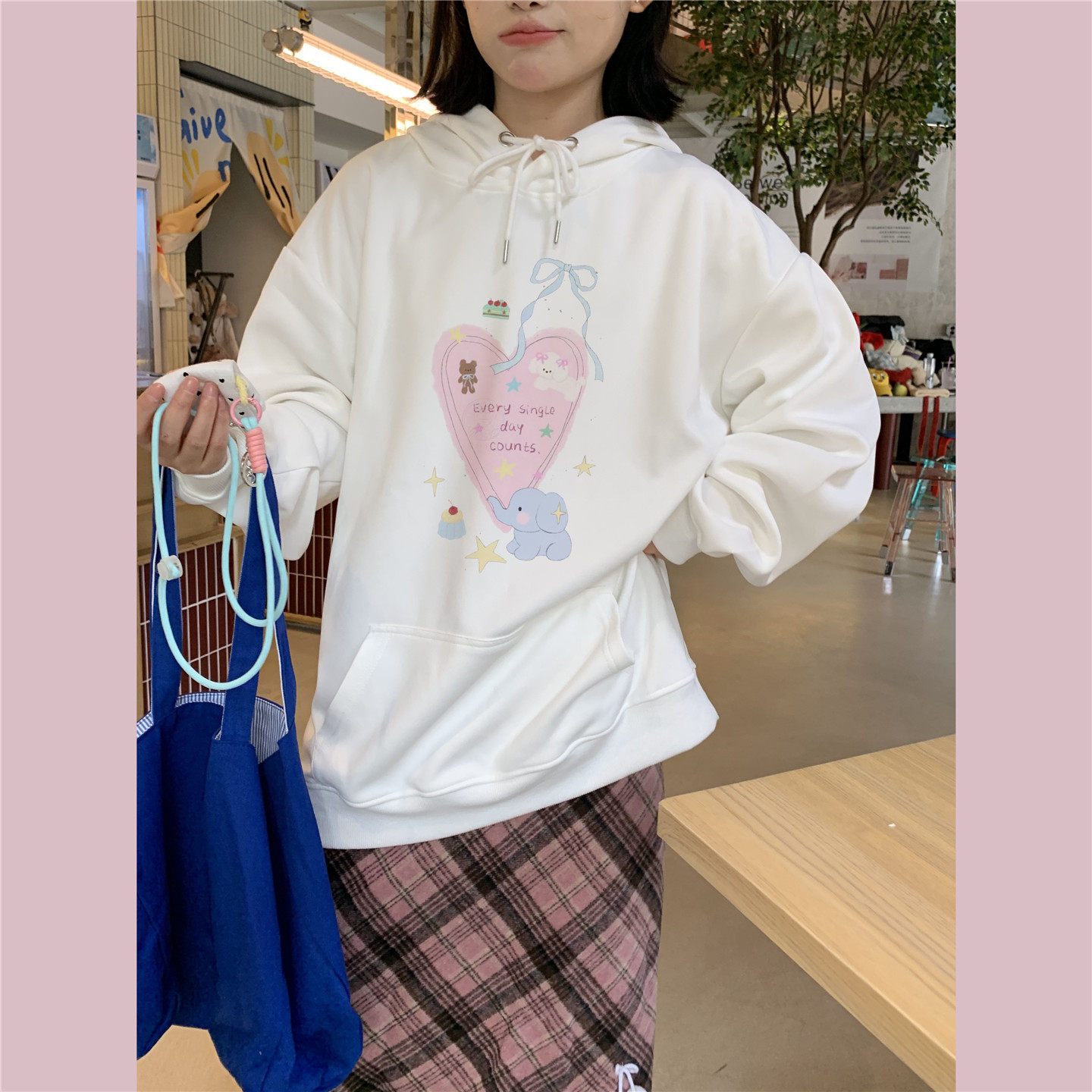 甜心轰炸机可爱简笔画浪漫少女爱心蝴蝶结白色加绒加厚卫衣女外套