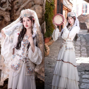 维吾尔族新疆民族服装出租回族哈萨克族服饰大理旅拍摄影写真租赁