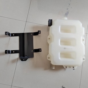 适用于解放j6p驾驶室膨胀水箱支架 小水箱支架 副水箱固定支架