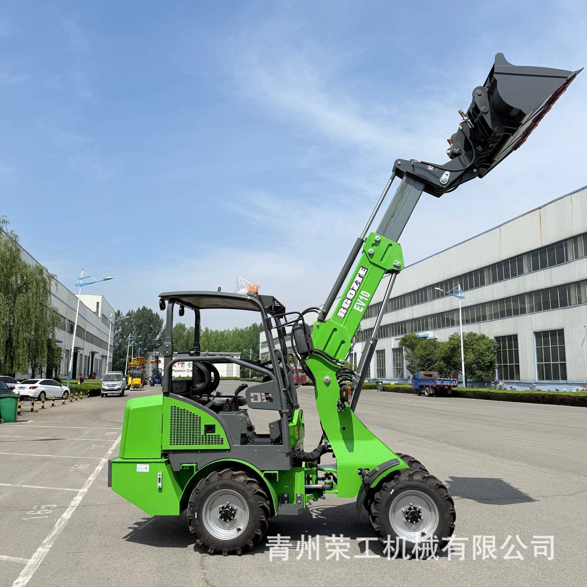 高效实用电动伸缩臂装载机，多场景适用，精准装卸物料