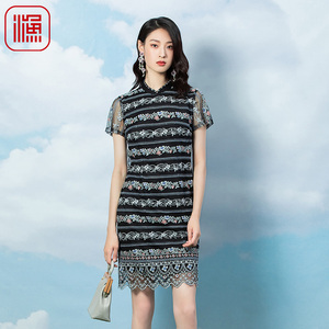 渔牌春季2023新款女装网布横条纹绣花蕾丝边中国风连衣裙FGFA0056