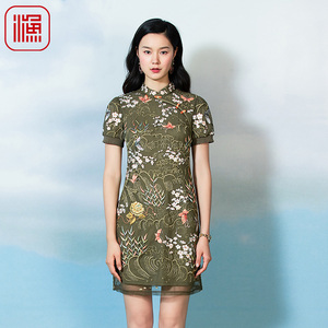 渔服饰裙子女夏季2023新款国风重工绣花改良旗袍领连衣裙FGFB0097