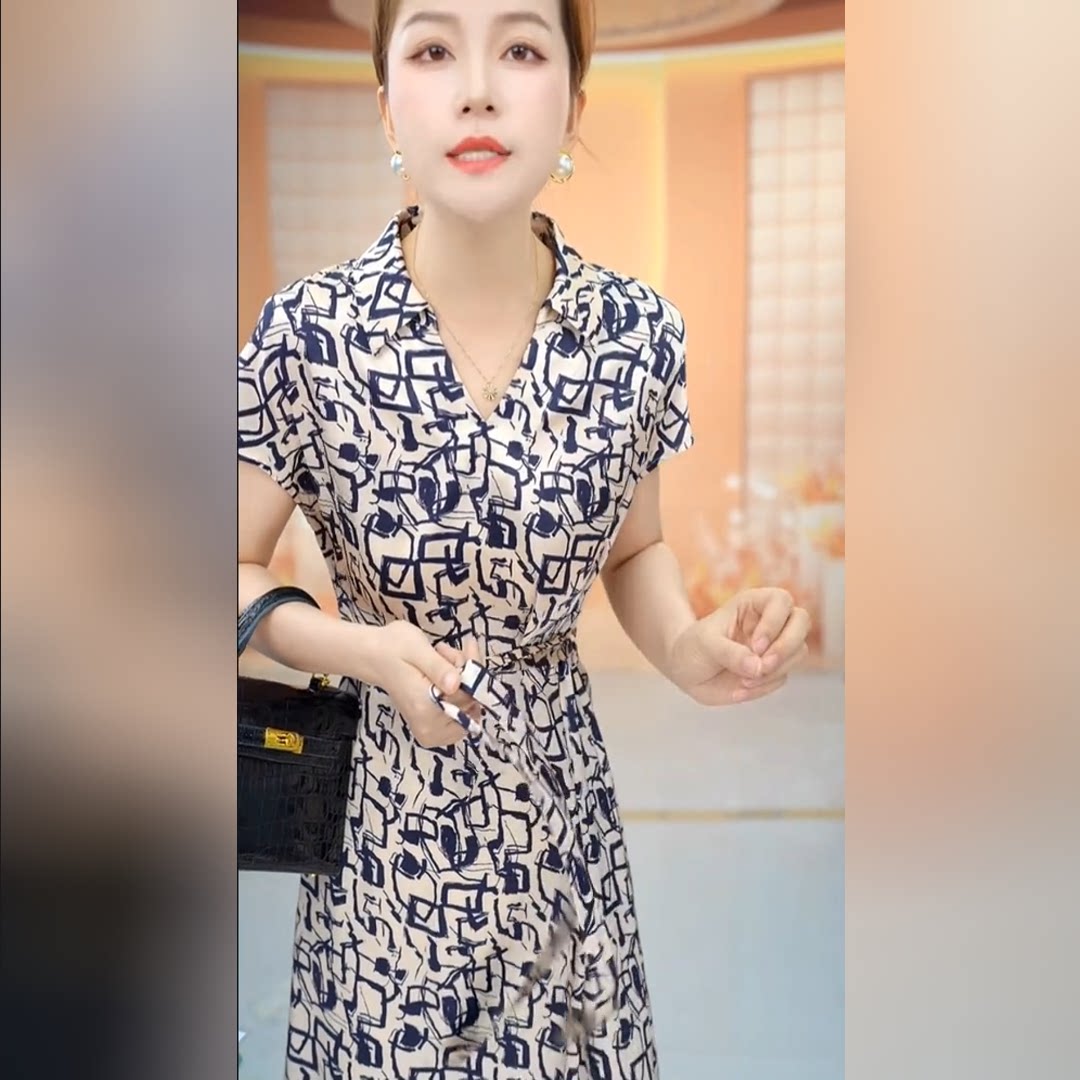2026新款几何印花精致爆款连衣裙显瘦百搭薄款遮肉连衣裙Q103