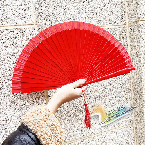 咏春是绢布木质舞蹈扇手绘