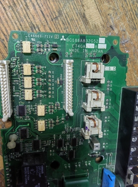 E74GA7.5B变频器FR-E740-7.5K-CHT 驱动板 模块CM50MXB2-24A 正常
