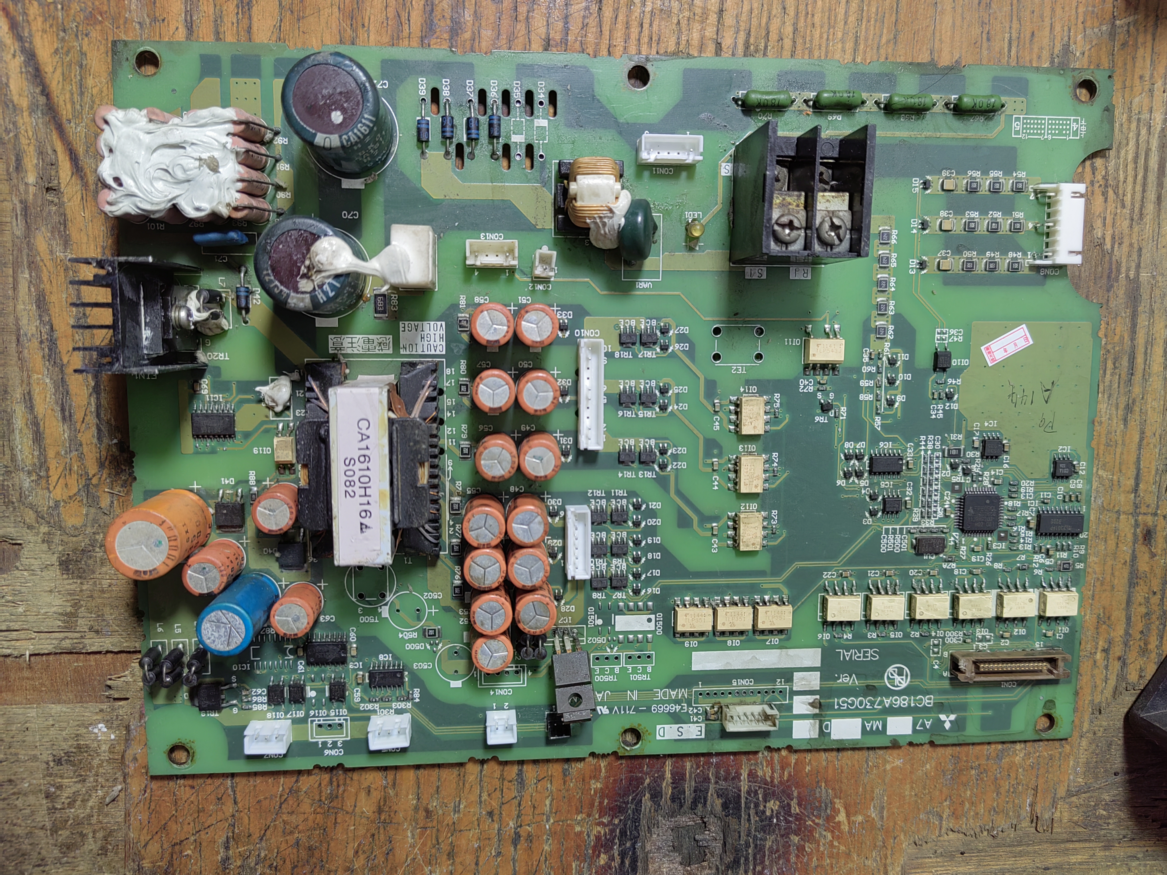 A74MA90D BC186A730G51   FR-A740-S90K-CHT驱动板