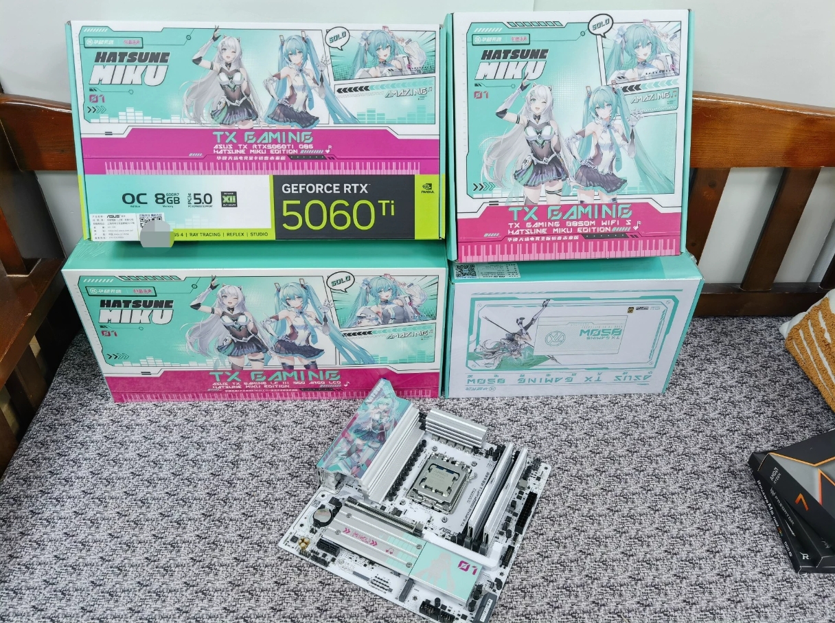 华硕初音四件套TX5060TI +初音B850M +初音Tx360水冷+初音机箱