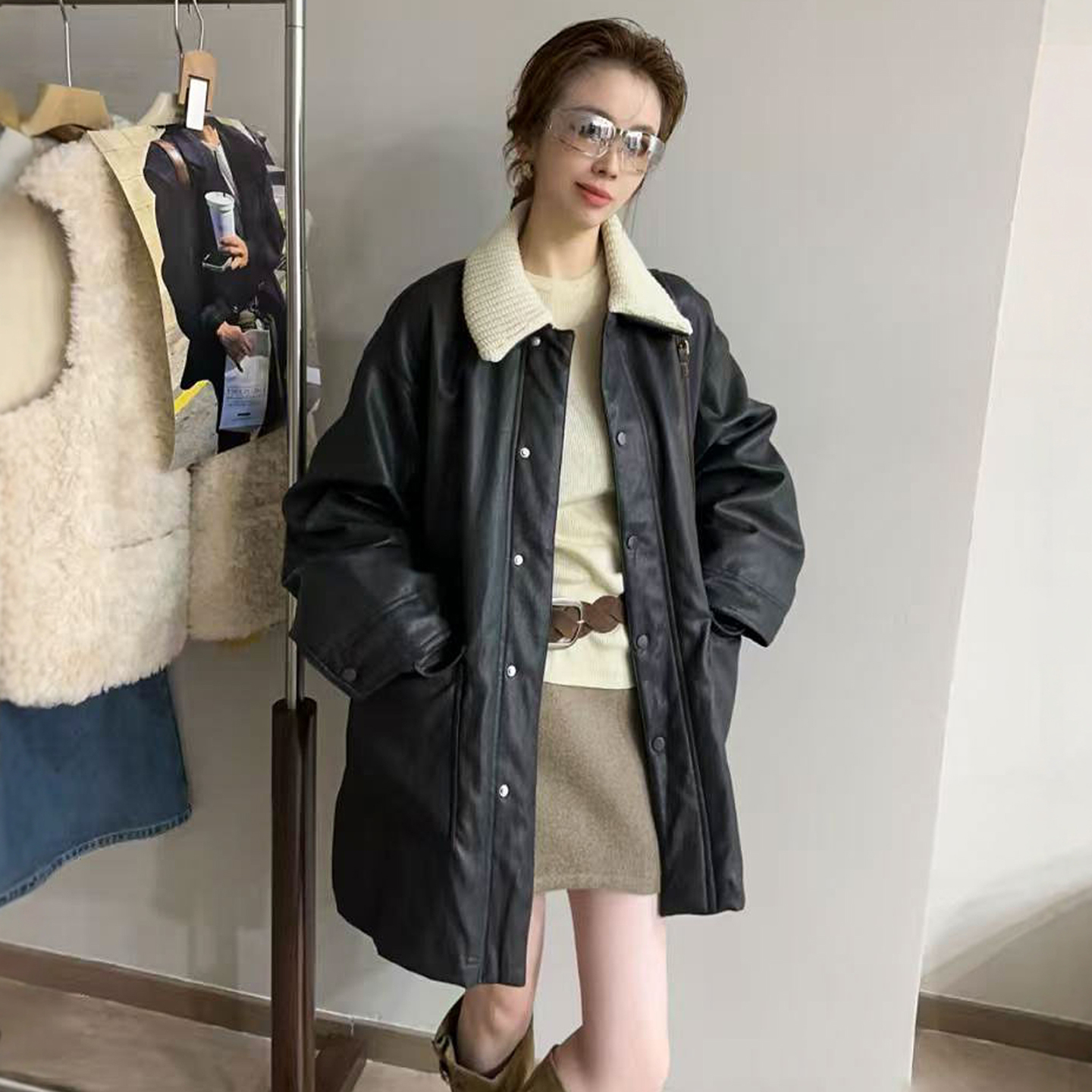 羊羔毛翻领蛋白皮羽绒服女欧洲站2025冬装新款欧货女装加厚外套潮