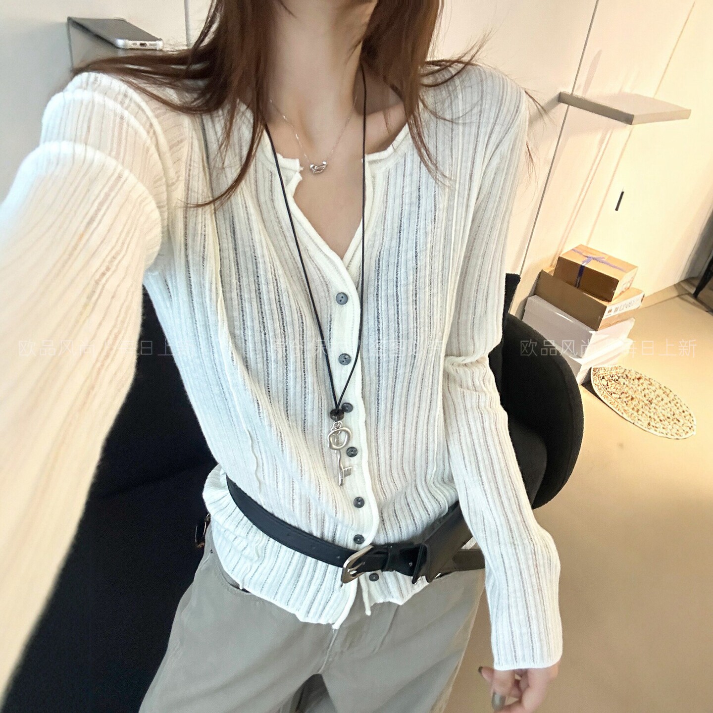 复古坑条V领羊毛针织开衫女欧货